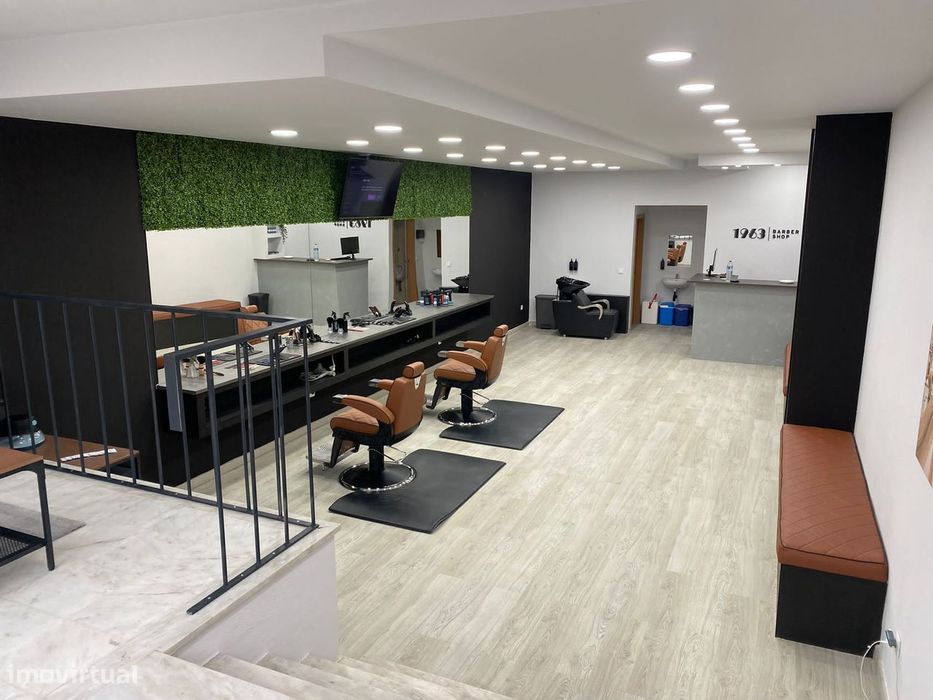Espaço comercial versátil – Encosta do Moinho, Via Longa