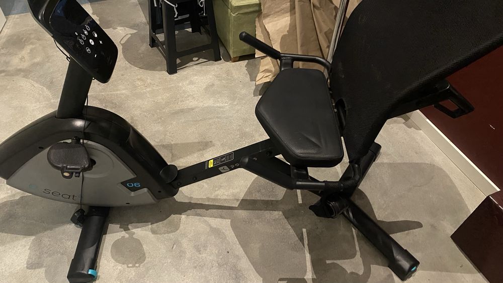 Bicicleta estática Decathlon - e seat com bluetooth