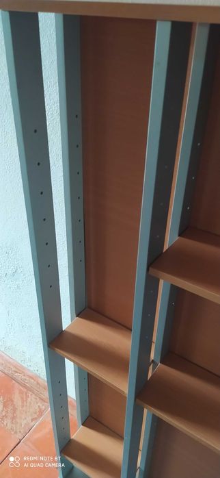 Estante (para DVDs)