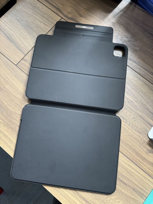 Чохол-клавіатура ESR Rebound Magnetic Keyboard Case 360 ​​US Layout-Black для iPad (А617)