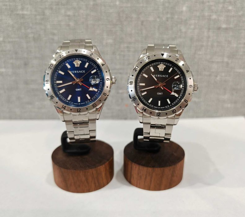 Чоловічий годинник часы Versace V11020015 Hellenyium GMT 42mm Sapphire