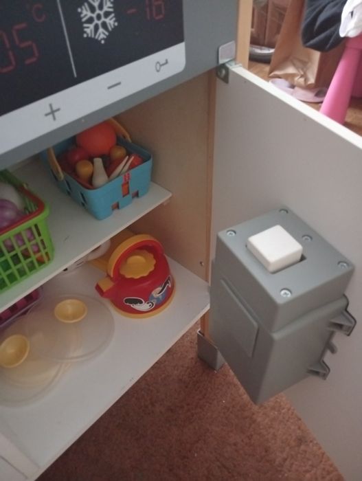 Sprzedam kuchenke zabawkowa z akcesoriami widocznymi na zdjeciach