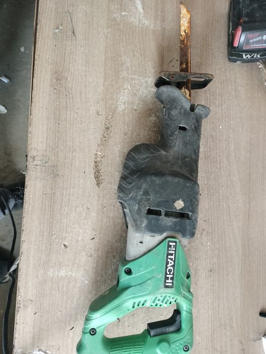 Piła szablasta Hitachi spalona