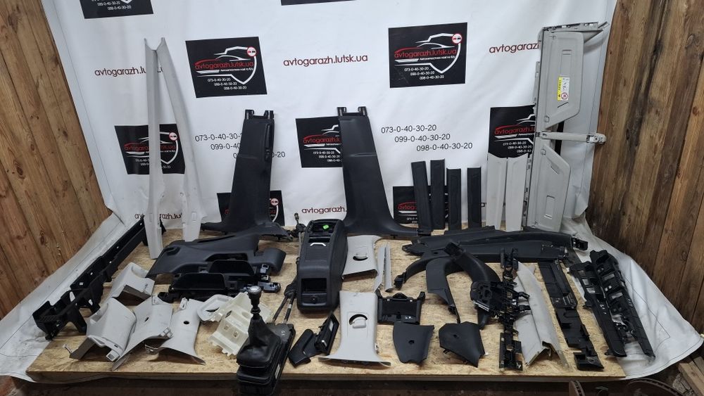 Пластик салону Citroen C4 Grand Picass пластик салону сітроен С4 гранд