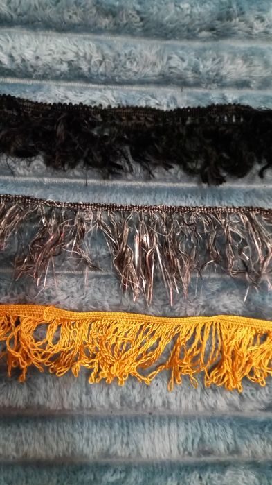 Бахрома різна...