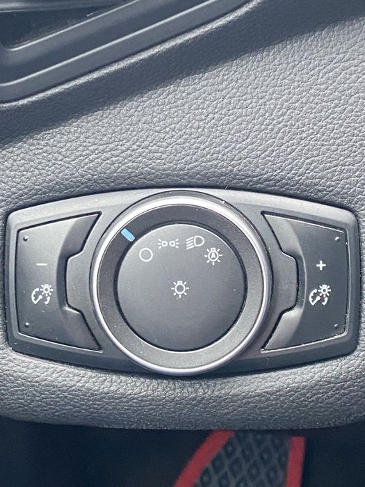 Ford C-max 2015год. ГИБРИД.