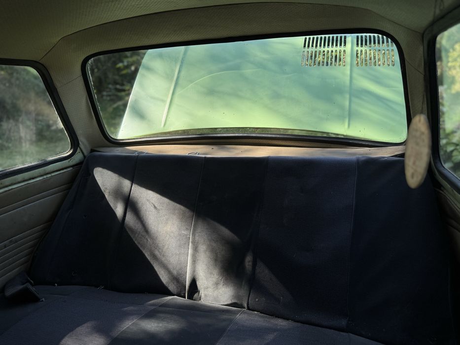 Продам запорожець, не на ходу.