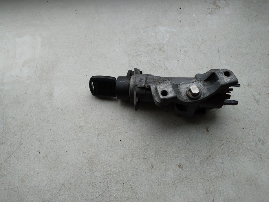 Замок зажиганія  на шкоду