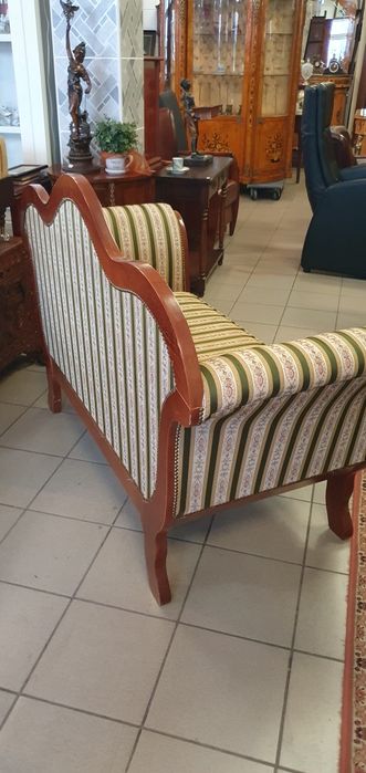 Mała stylowa sofa