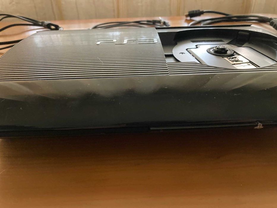 PS3 Super Slim 320GB s/comando (Ver descrição)