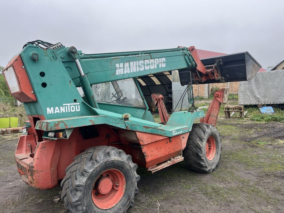 Manitou 1230.
