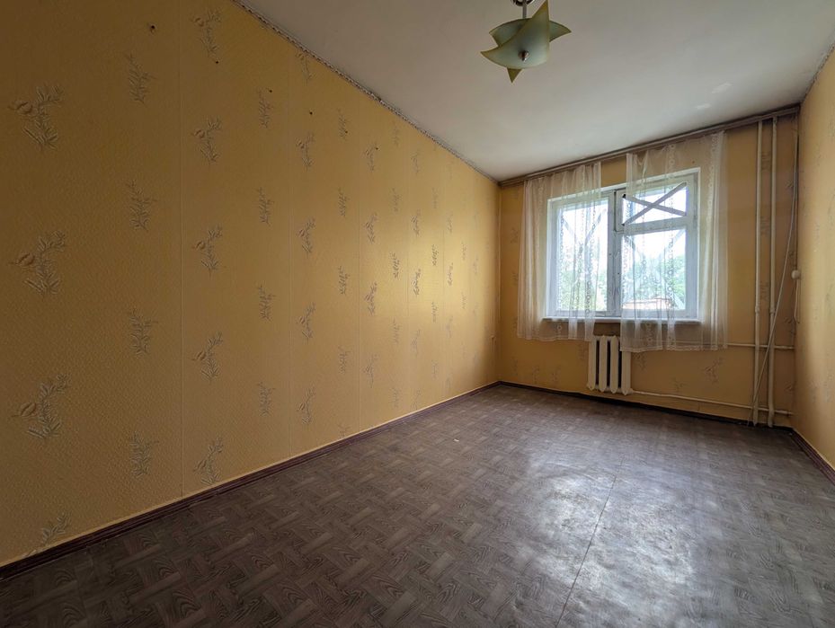 2 кімнатна квартира біля центру 3 поверх утеплений будинок RD