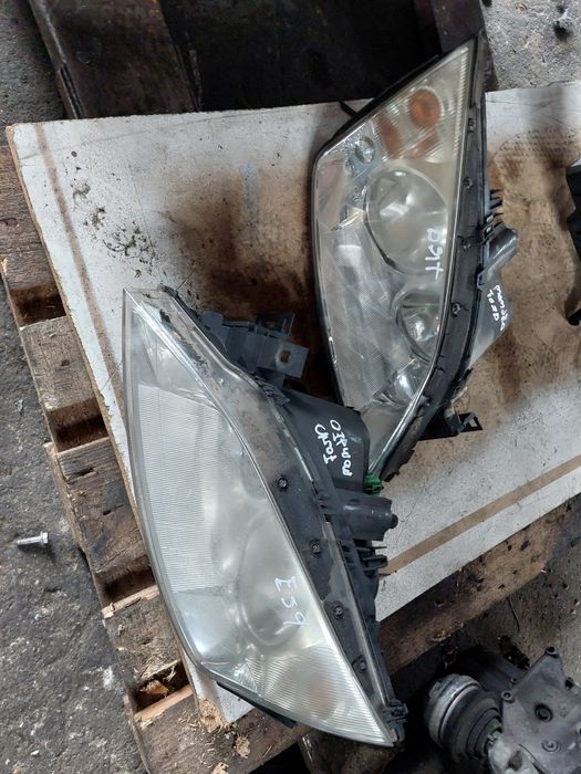 Faróis ford mondeo 2003