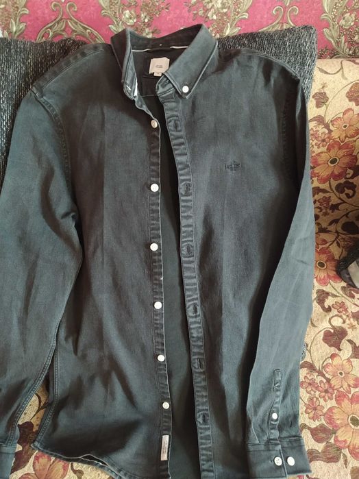 Одяг в хорошому стані.