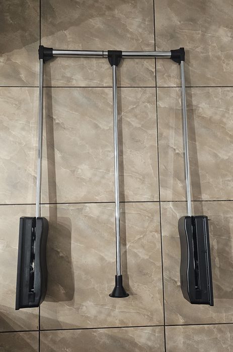 Pantograf wieszak do szafy garderoby