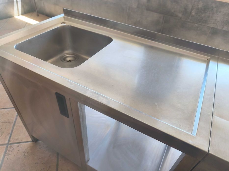 Bancada de inox com lava-loiça
