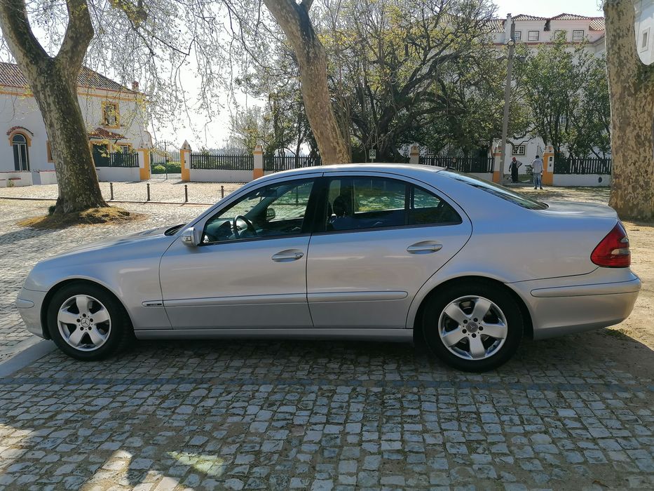 Mercedes E270 em ótimo estado
