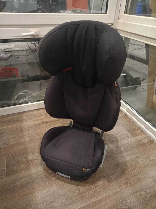 Fotelik samochodowy BeSafe iZi Up X3 Fix (15-36 kg) z ISOFIX – Czarny