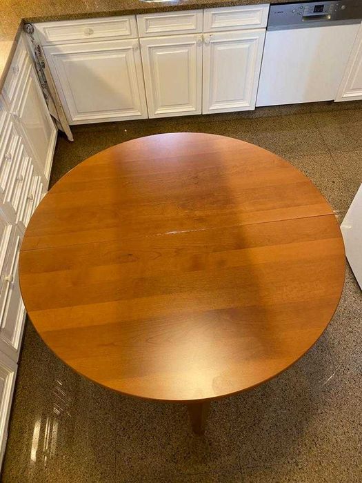 Mesa extensível de madeira