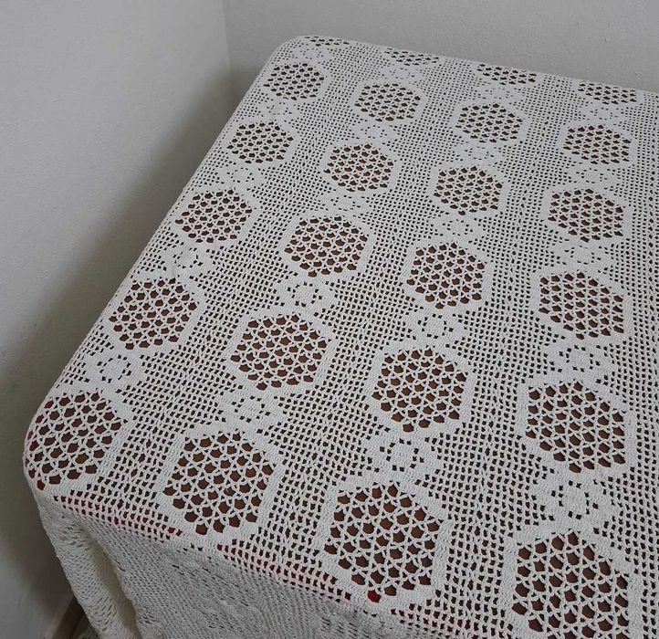 COLCHA bordada à Mão 240X190