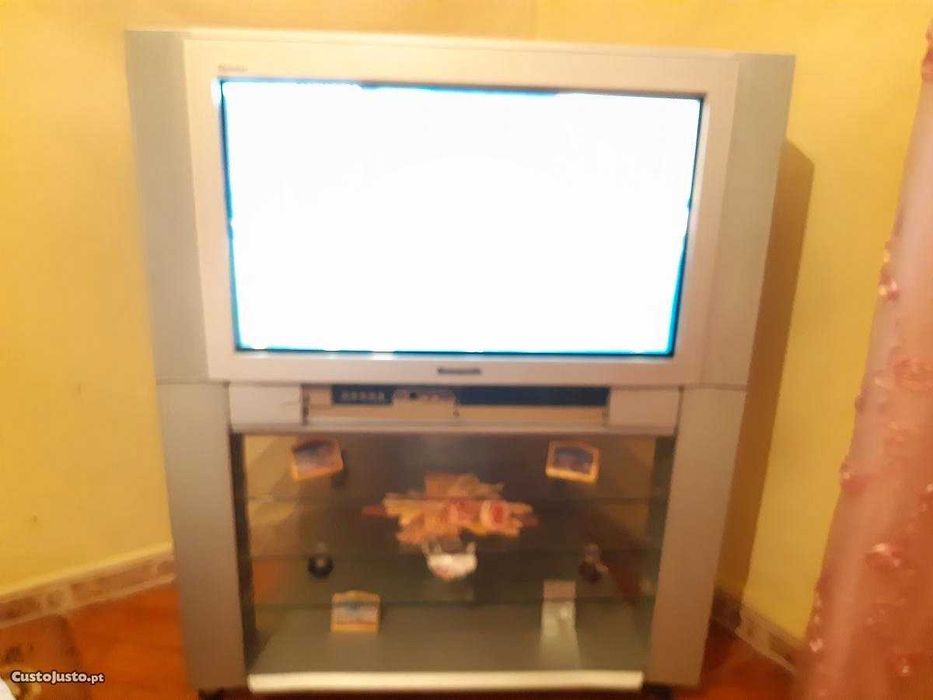 Televisor de sala com móvel incluído marca Panasonic