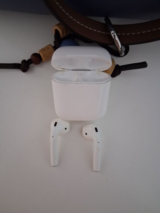 Airpods Apple em bom estado