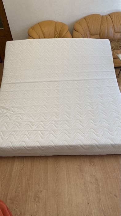 Матрас на ліжко безпружинний 180*200