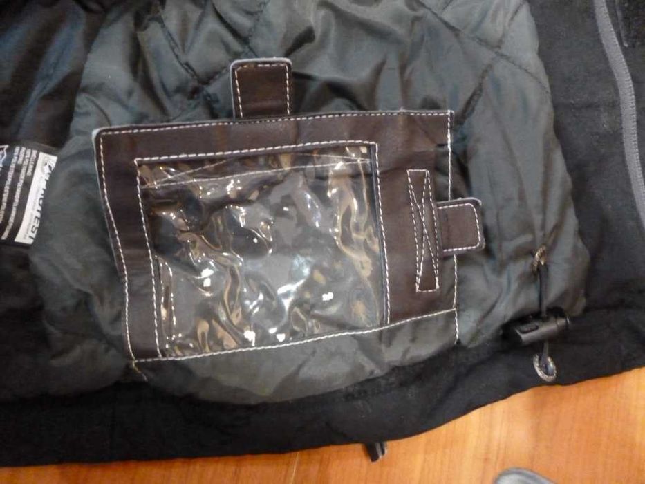 Женская горнолыжная куртка protest.