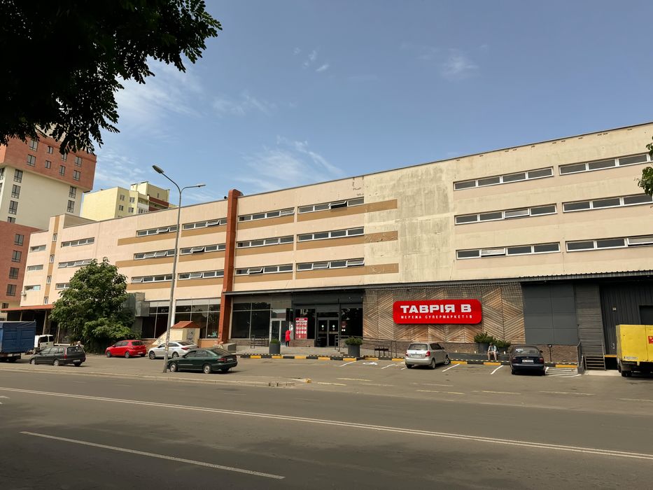 Продам паркомісце