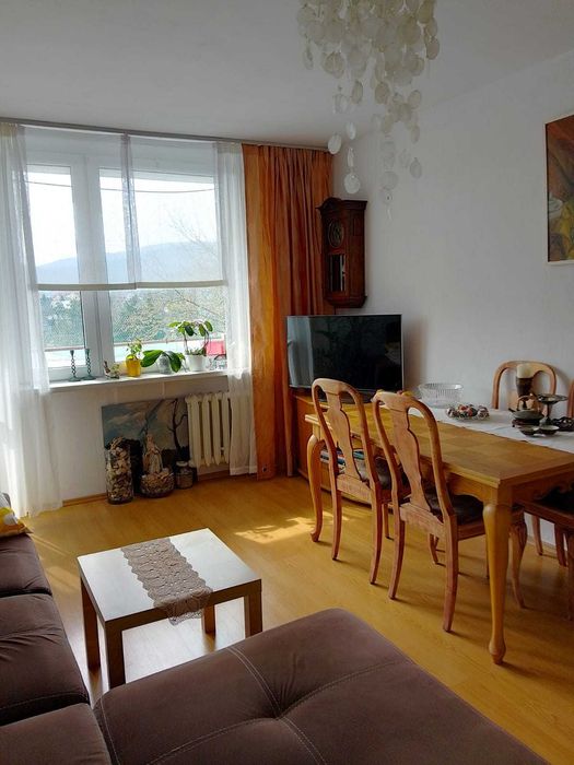 Mieszkanie z widokiem na góry, 3 pokoje, 2 piwnice, balkon, II piętro