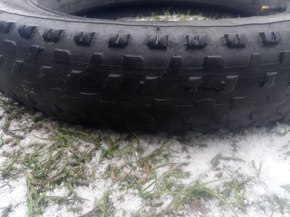 Покришка на електровелосипед 20х4 б/у