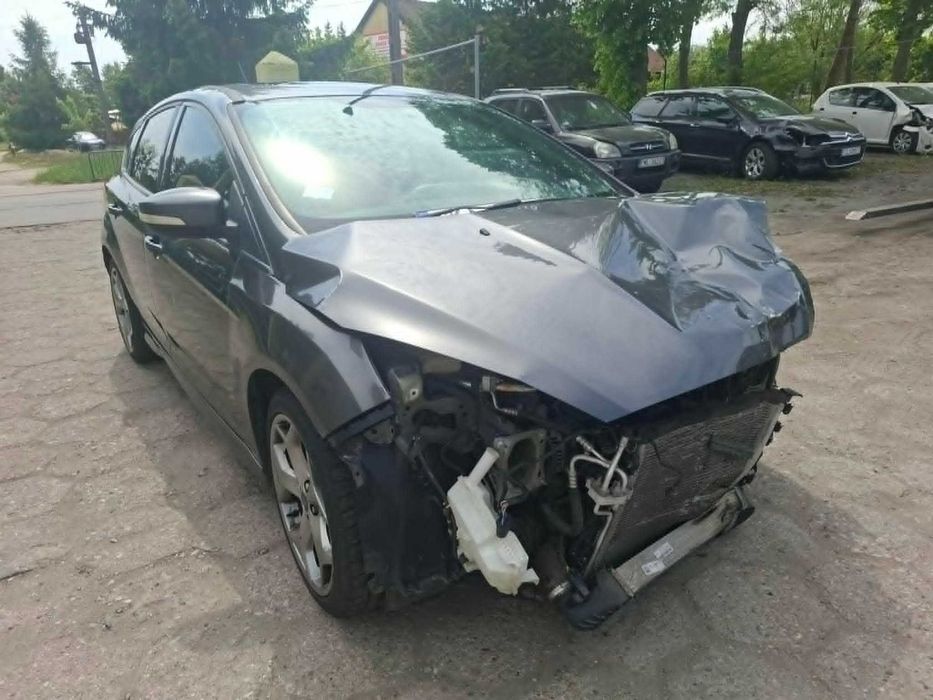 Ford Focus 2.0 ST 250 KM