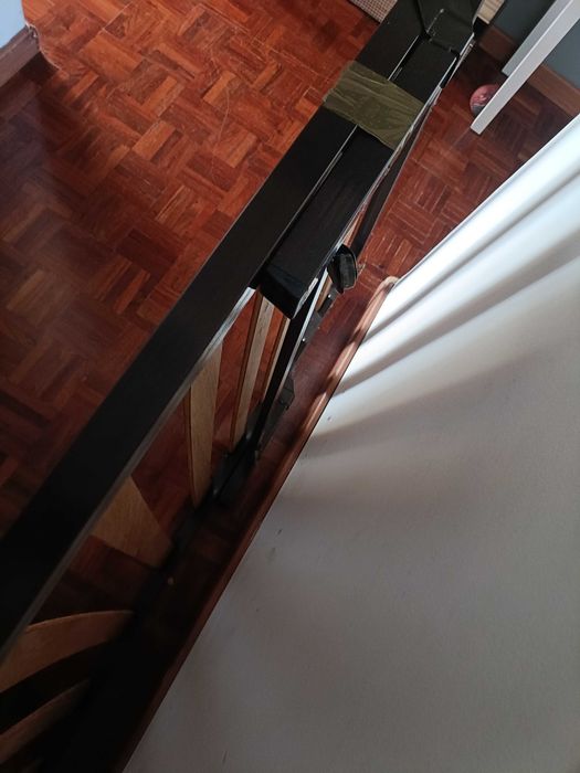 Estrado 90x190 com vários colchões de solteiro