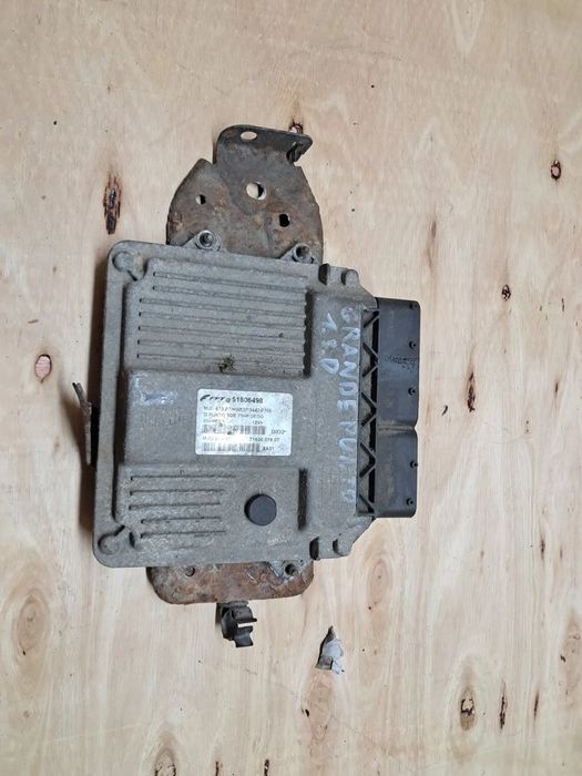 fiat grande punto 1.3 diesel sterownik silnika 51806498