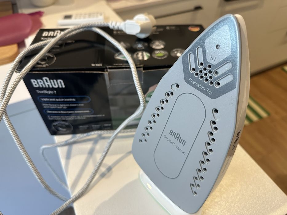 Ferro de Engomar Roupa à vapor Braun