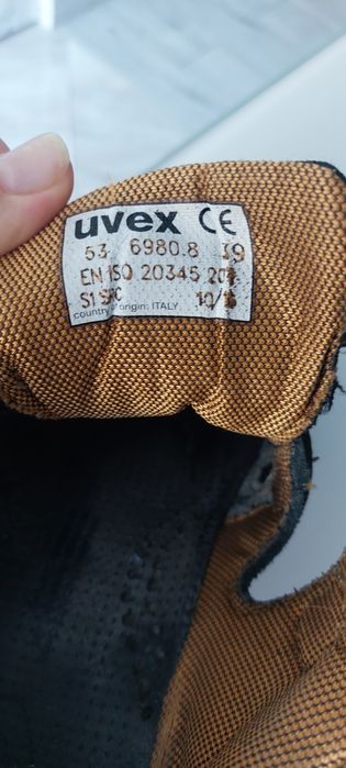 Спецвзуття Uvex з сталевим носком