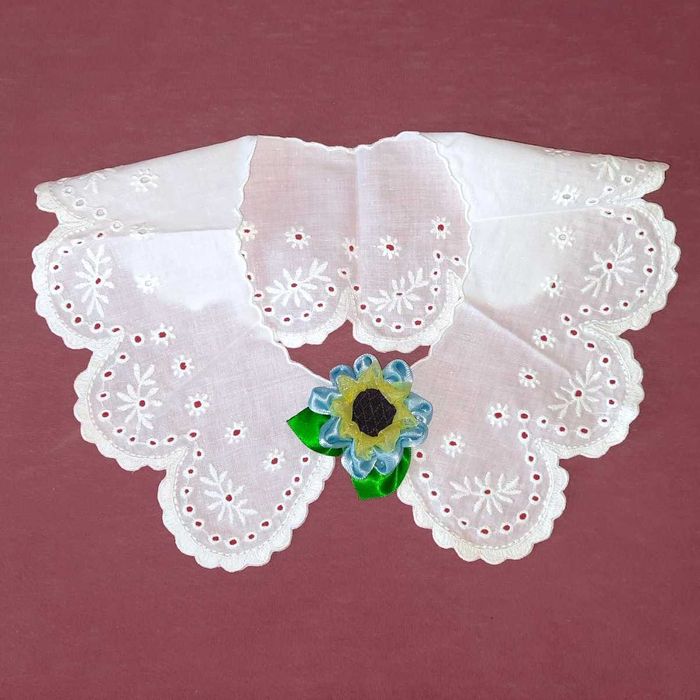 Накладной детский воротничок с вышитым узором, ришелье, длина 42 см