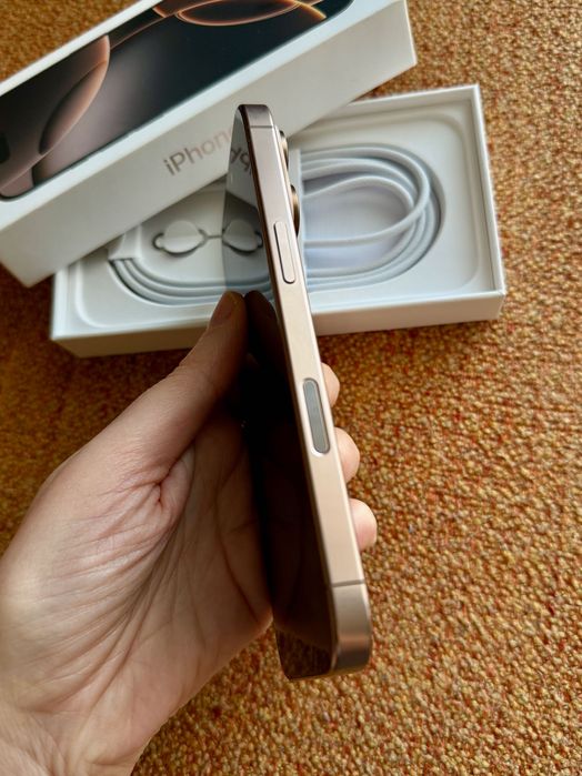 iPhone 16 Pro 256Gb Tytan pustynny