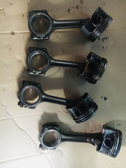 Продам поршня 1.2 TCE H5F Рено