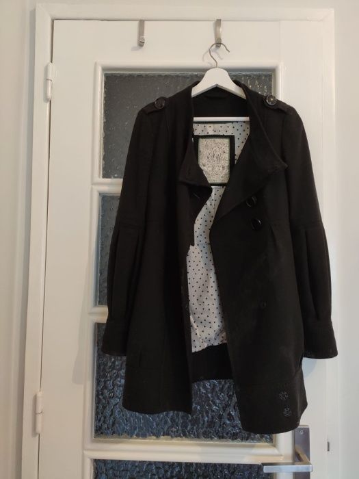 Casaco Preto Inverno - em bom estado