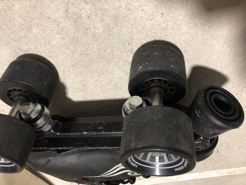 Patins bota com rodas e travão praticamente novos