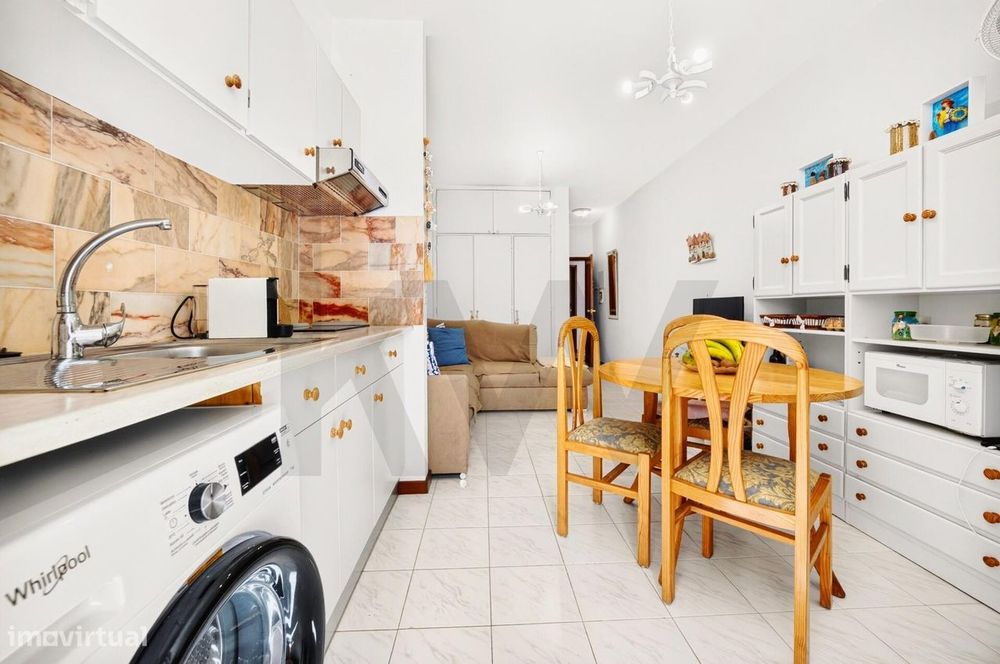 Estudio T0 com Garagem | Centro | Porto Santo