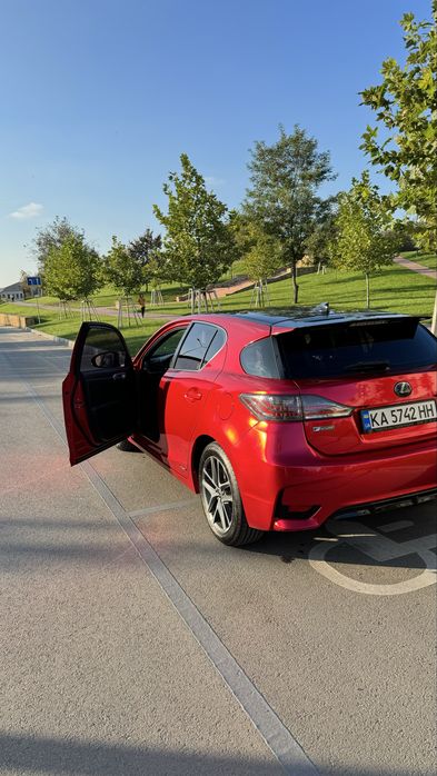 Продам Lexus CT 200h гібрид 2015