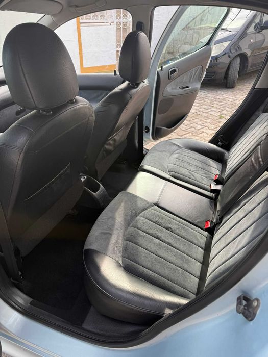 Peagout 206 1.1 i Hatchback 2001