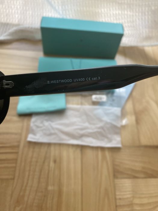 Nowe okulary przeciwsloneczne Emily Westwood