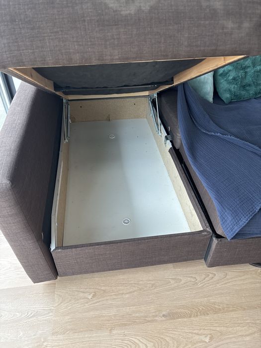 Sofa com chaise long e cama