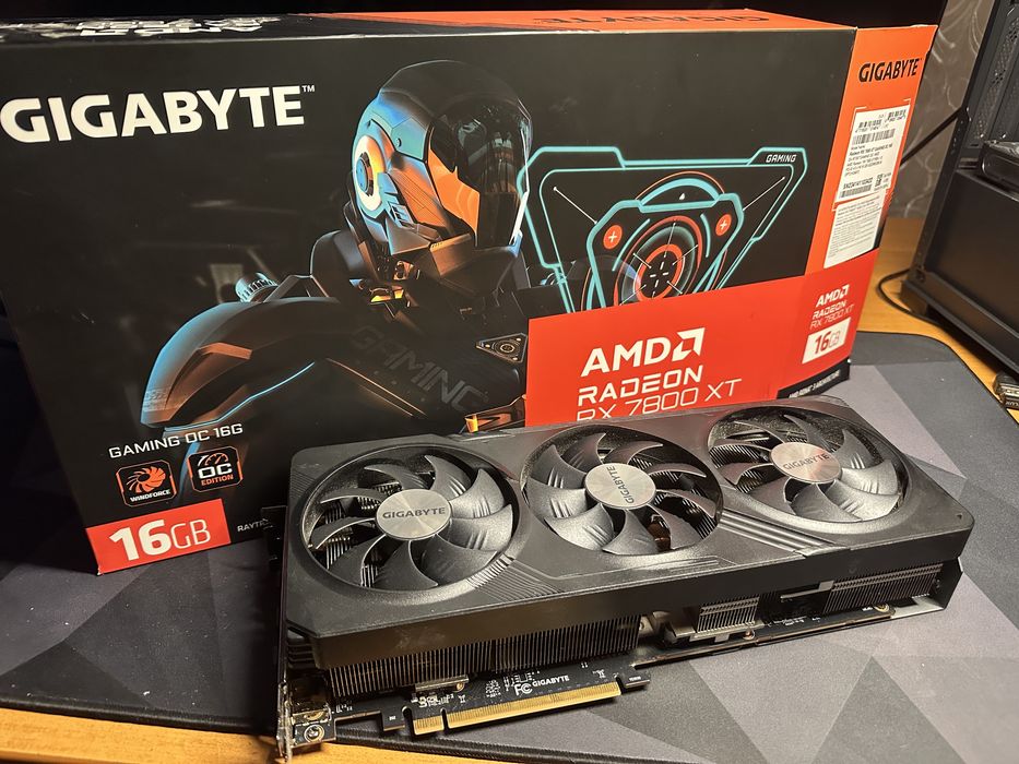Відеокарта GIGABYTE Radeon RX 7800 XT Gaming OC 16GB
