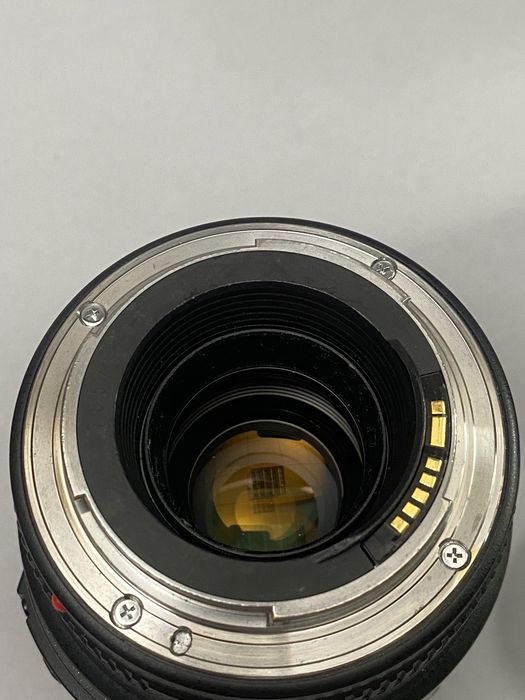 Canon 100mm f2.8 EF MACRO
