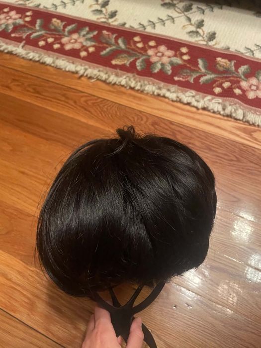 Peruca de pelo natural preta assimétrica