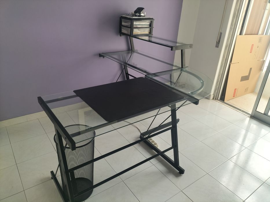 Secretária em vidro